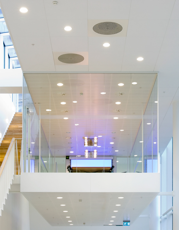 Full-height glazing detail